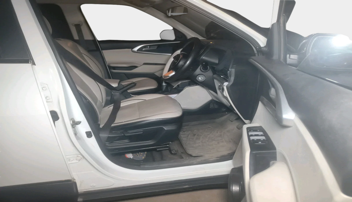 2023 KIA CARENS PREMIUM 1.5 PETROL 7 STR, Petrol, Manual, 29,709 km, interior