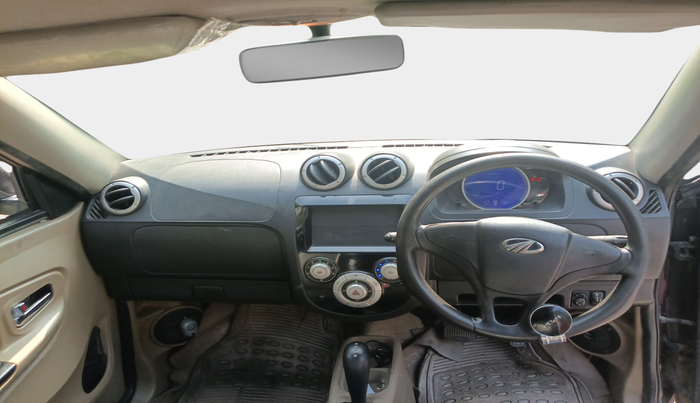 2017 Mahindra E20 Plus P4, Electric, Automatic, 64,187 km, interior