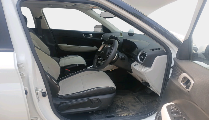 2025 Hyundai VENUE SX (O) 1.0 TURBO DCT, Petrol, Automatic, 4,913 km, interior