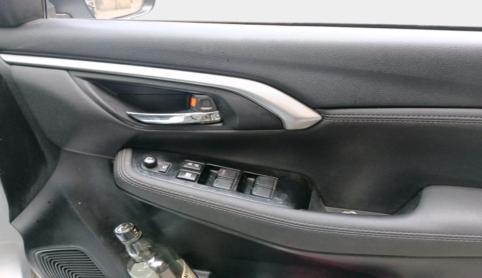 2024 Toyota URBAN CRUISER HYRYDER G AT NEO DRIVE, Petrol, Automatic, 5,744 km, interior