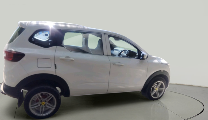 2022 Renault TRIBER RXE MT, Petrol, Manual, 91,404 km, exterior