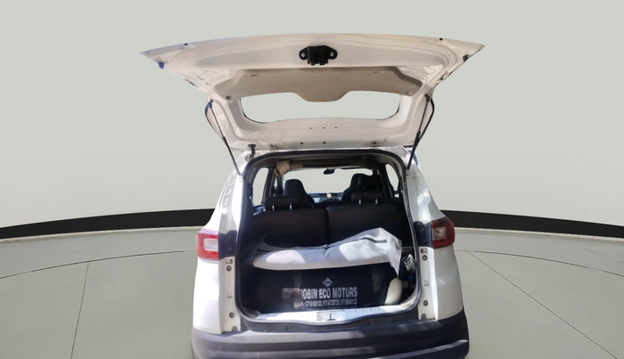 2022 Renault TRIBER RXE MT, Petrol, Manual, 91,404 km, exterior