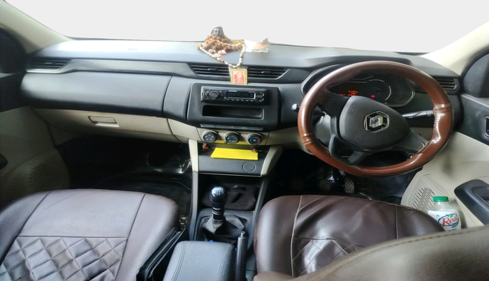 2022 Renault TRIBER RXE MT, Petrol, Manual, 91,404 km, interior