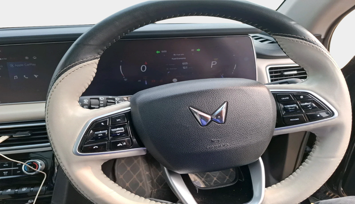 2023 Mahindra XUV700 AX 7 P AT 7 STR, Petrol, Automatic, 11,538 km, interior