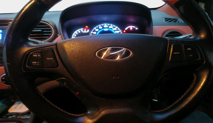 2015 Hyundai Grand i10 SPORTZ 1.2 KAPPA VTVT, Petrol, Manual, 1,16,670 km, interior