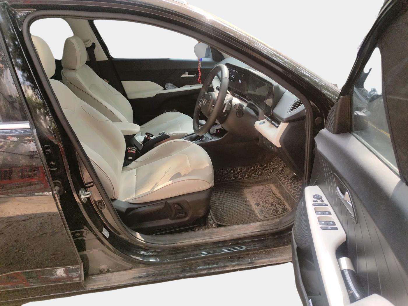 2024 Hyundai Verna SX(O) 1.5 MPI IVT , Petrol, Automatic, 12,888 km, interior