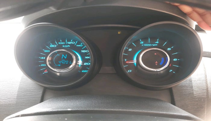 2016 Mahindra XUV500 W4 1.99, Diesel, Manual, 44,201 km, interior