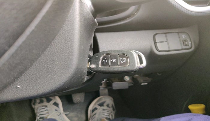 2019 Hyundai VENUE SX 1.0 TURBO, Petrol, Manual, 31,889 km, interior