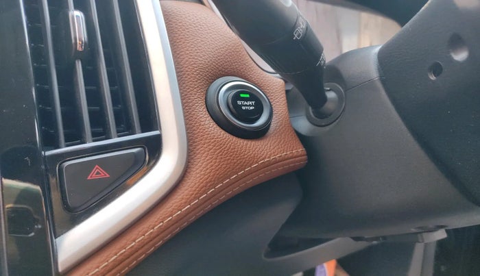 2022 MG HECTOR PLUS SHARP 2.0 DIESEL TURBO MT 6-STR, Diesel, Manual, 32,583 km, interior