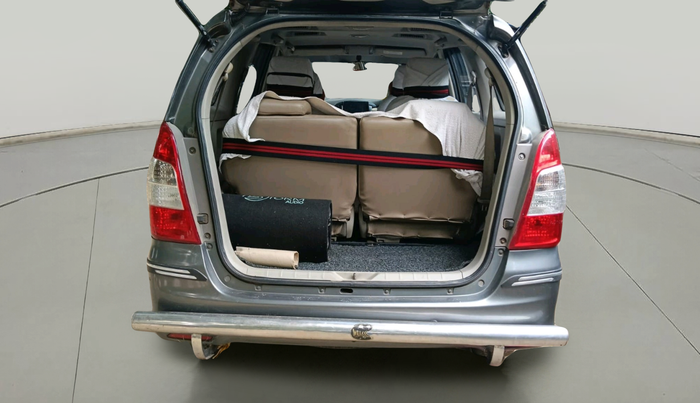 2011 Toyota Innova V 2.5 7 STR, Diesel, Manual, 1,31,932 km, exterior