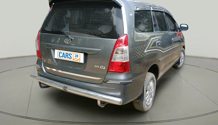 2011 Toyota Innova V 2.5 7 STR, Diesel, Manual, 1,31,932 km, exterior