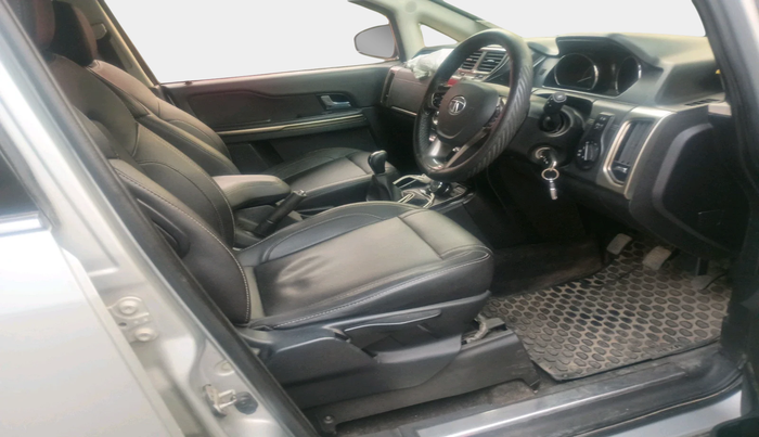 2017 Tata Hexa XT 4X4 7 STR, Diesel, Manual, 1,20,465 km, interior