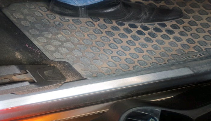 2017 Tata Hexa XT 4X4 7 STR, Diesel, Manual, 1,20,465 km, interior