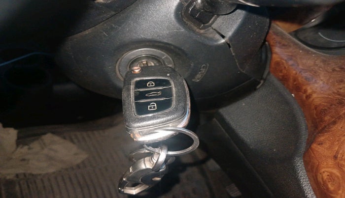 2015 Honda Amaze 1.2L I-VTEC S, Petrol, Manual, 77,084 km, interior