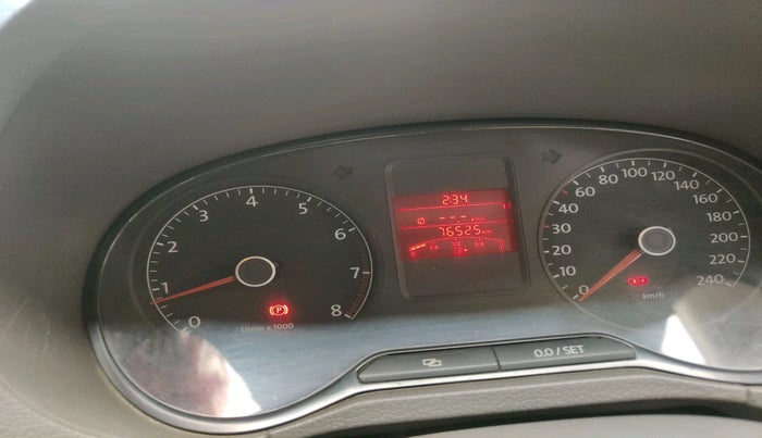 2013 Volkswagen Vento HIGHLINE 1.6 MPI, Petrol, Manual, 76,525 km, interior