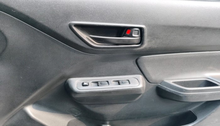 2018 Maruti Swift LXI, Petrol, Manual, 20,352 km, interior