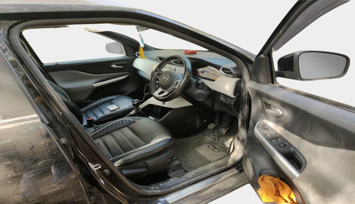 2023 Nissan MAGNITE XV MT, Petrol, Manual, 15,320 km, interior