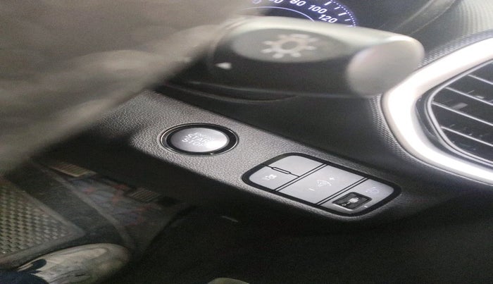 2019 Hyundai VENUE SX PLUS 1.0 TURBO DCT, Petrol, Automatic, 35,617 km, interior