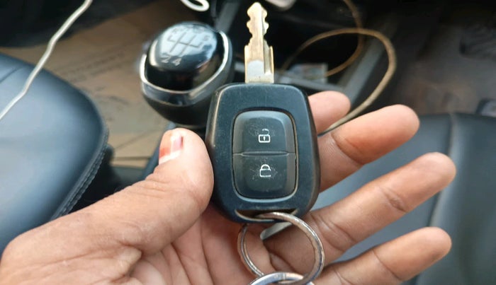 2020 Renault Kwid RXT 1.0 (O), Petrol, Manual, 84,827 km, interior