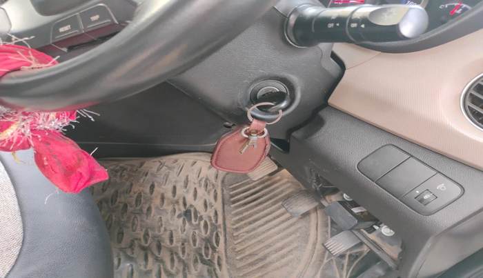 2015 Hyundai Grand i10 SPORTZ 1.2 KAPPA VTVT, Petrol, Manual, 1,00,376 km, interior