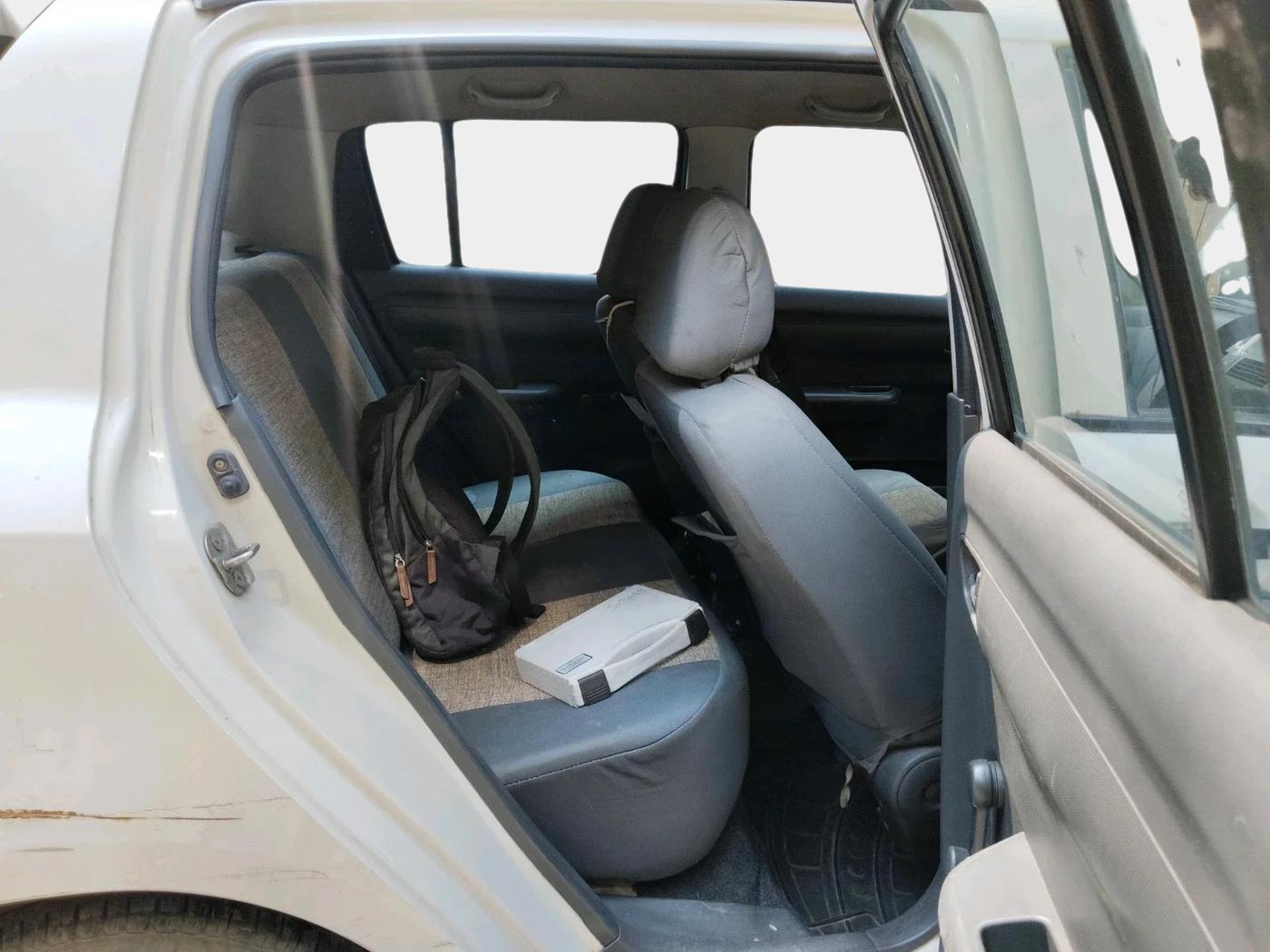 2011 Maruti Swift LXI, Petrol, Manual, 85,534 km, interior