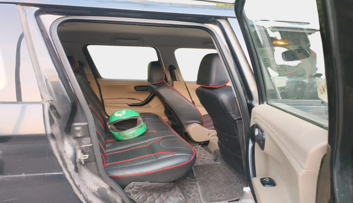 2017 Mahindra TUV300 T6, Diesel, Manual, 40,255 km, interior