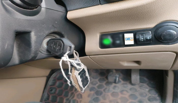 2017 Mahindra TUV300 T6, Diesel, Manual, 40,255 km, interior