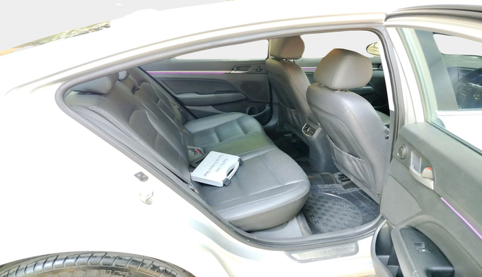 2017 Hyundai New Elantra 2.0 SX(O) AT PETROL, Petrol, Automatic, 79,142 km, interior