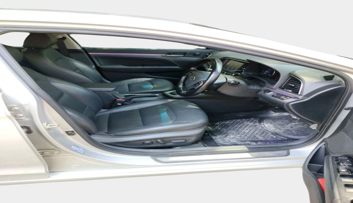 2017 Hyundai New Elantra 2.0 SX(O) AT PETROL, Petrol, Automatic, 79,142 km, interior