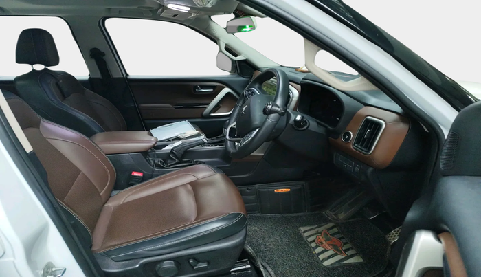 2023 Mahindra SCORPIO-N Z8 L PETROL AT 7 STR, Petrol, Automatic, 20,022 km, interior