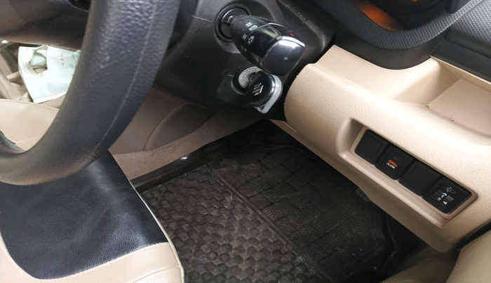 2015 Maruti Swift Dzire LXI (O), Petrol, Manual, 46,657 km, interior