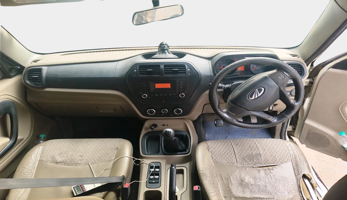 2016 Mahindra TUV300 T6 PLUS, Diesel, Manual, 1,75,110 km, interior