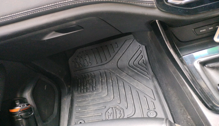 2019 MG HECTOR SHARP HYBRID 1.5 PETROL, Petrol, Manual, 1,32,139 km, interior