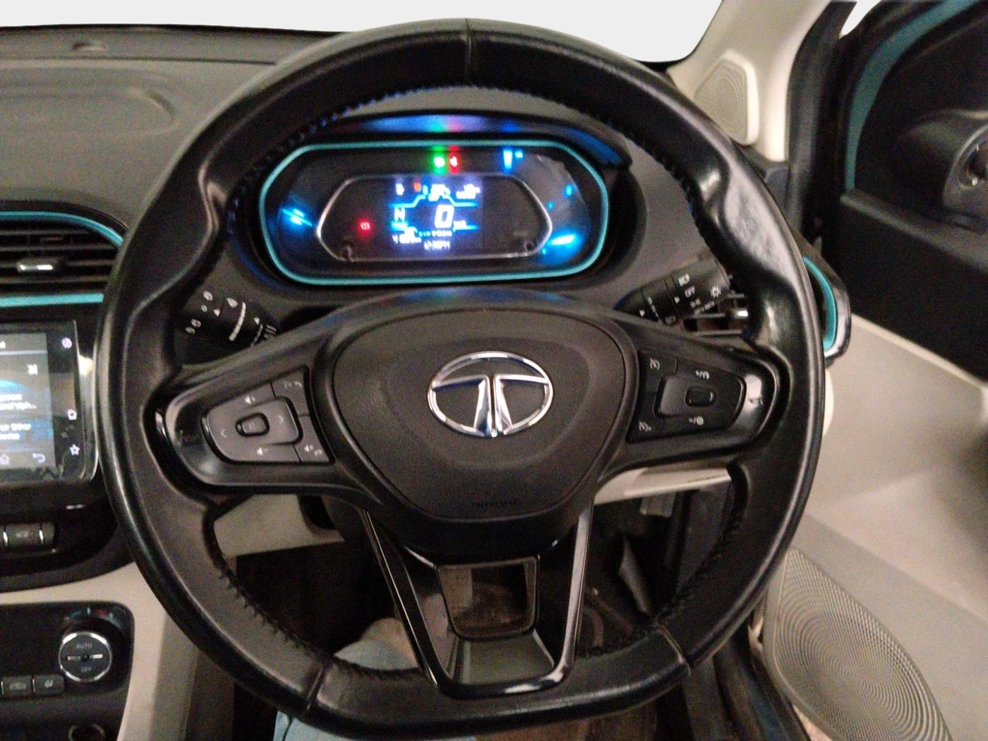 2023 Tata TIAGO EV XZ PLUS TECH LUX LONG RANGE, Electric, Automatic, 41,009 km, interior