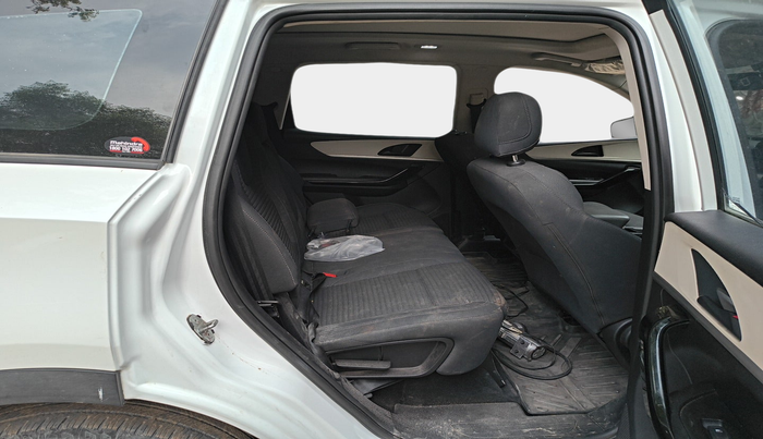 2023 Mahindra XUV700 AX 5 D AT 5 STR, Diesel, Automatic, 72,410 km, interior
