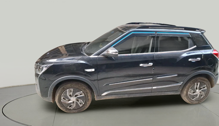 2022 Mahindra XUV300 W4 1.2 PETROL, Petrol, Manual, 4,271 km, exterior