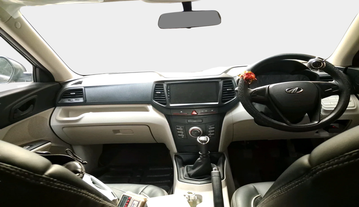 2022 Mahindra XUV300 W4 1.2 PETROL, Petrol, Manual, 4,271 km, interior