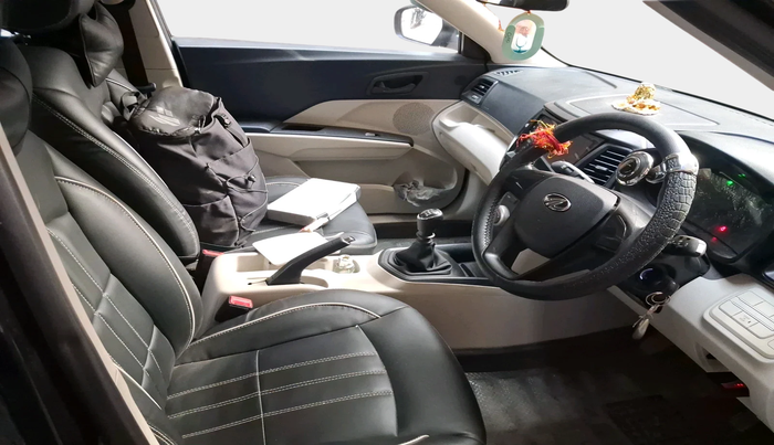 2022 Mahindra XUV300 W4 1.2 PETROL, Petrol, Manual, 4,271 km, interior