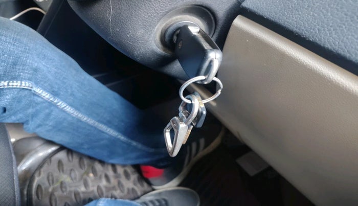 2011 Volkswagen Polo COMFORTLINE 1.2L PETROL, Petrol, Manual, 1,21,775 km, interior