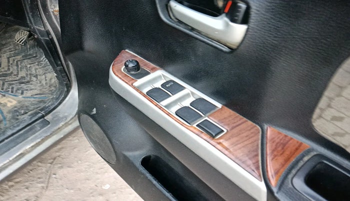 2013 Maruti Wagon R 1.0 VXI, Petrol, Manual, 62,013 km, interior