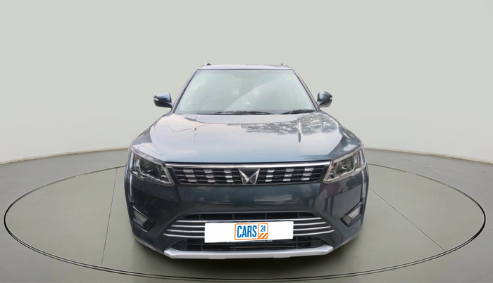 2023 Mahindra XUV300 W8 (O) 1.2 PETROL AMT, Petrol, Automatic, 11,353 km, exterior