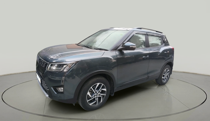 2023 Mahindra XUV300 W8 (O) 1.2 PETROL AMT, Petrol, Automatic, 11,353 km, exterior