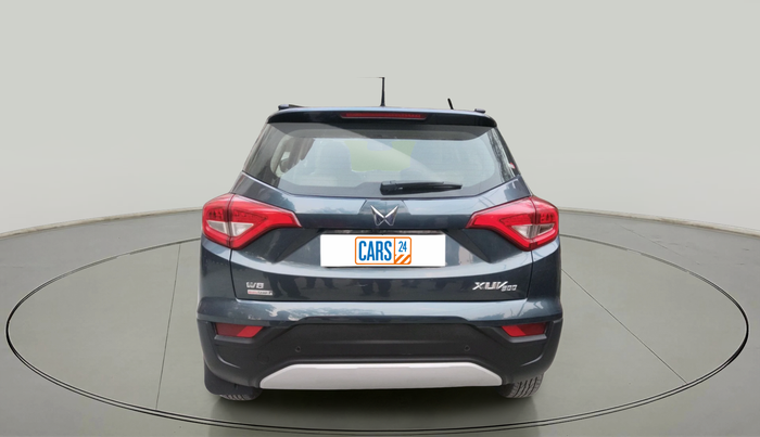 2023 Mahindra XUV300 W8 (O) 1.2 PETROL AMT, Petrol, Automatic, 11,353 km, exterior