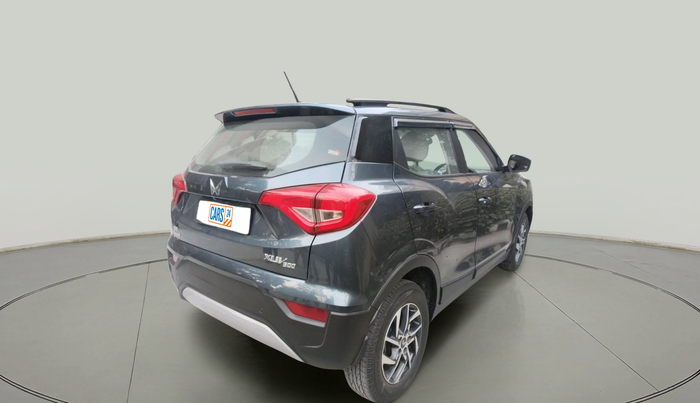 2023 Mahindra XUV300 W8 (O) 1.2 PETROL AMT, Petrol, Automatic, 11,353 km, exterior