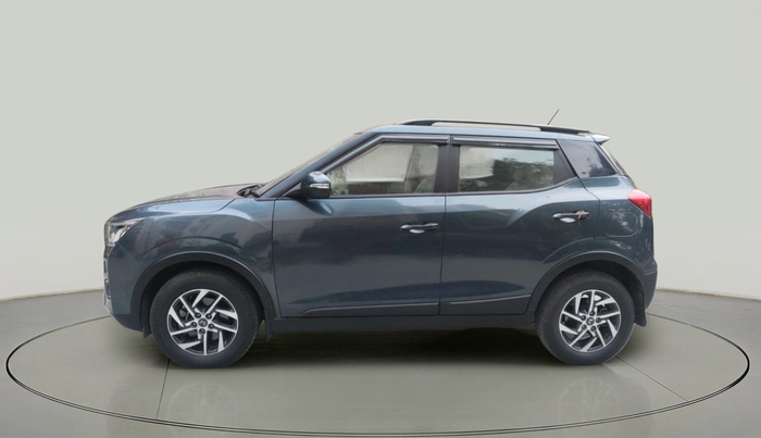 2023 Mahindra XUV300 W8 (O) 1.2 PETROL AMT, Petrol, Automatic, 11,353 km, exterior