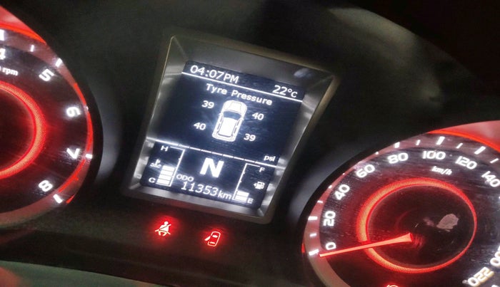 2023 Mahindra XUV300 W8 (O) 1.2 PETROL AMT, Petrol, Automatic, 11,353 km, interior