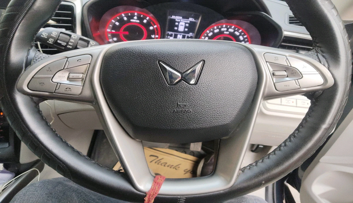 2023 Mahindra XUV300 W8 (O) 1.2 PETROL AMT, Petrol, Automatic, 11,353 km, interior