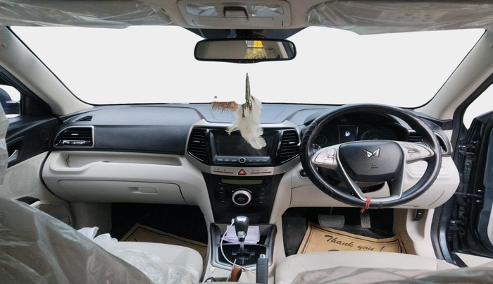 2023 Mahindra XUV300 W8 (O) 1.2 PETROL AMT, Petrol, Automatic, 11,353 km, interior