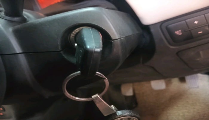 2016 Fiat Linea EMOTION 1.4 L T JET, Petrol, Manual, 40,821 km, interior