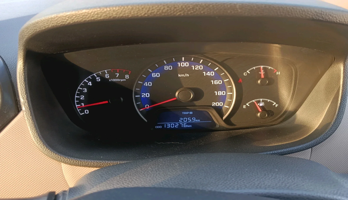 2014 Hyundai Xcent S (O) 1.2, Petrol, Manual, 1,30,276 km, interior